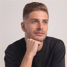 Артем Хохоликов